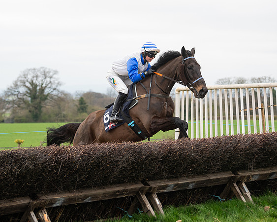 Race 5 - The Ineos Home Counties Grand National (42 of 133)