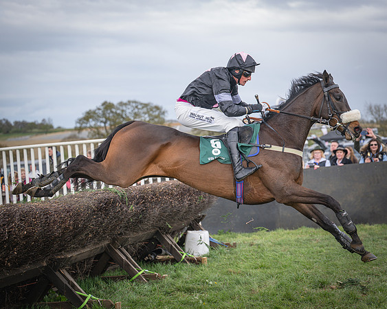 Race 3 - 5 years old and Over Maiden Race (65 of 130)