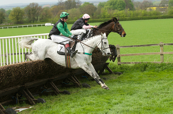Kimblewick Point to Point at Kingston Blount Racecourse on Saturday 12th April 2014