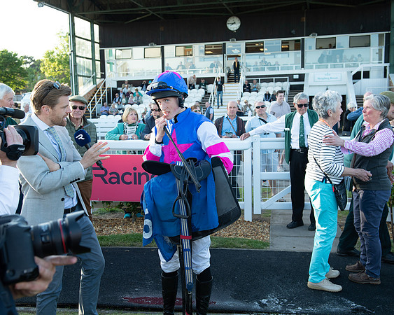 Race 5 - White Swan Hotel Handicap (70 of 80)