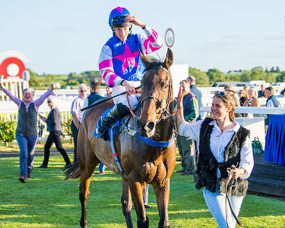 Race 5 - White Swan Hotel Handicap (60 of 80)