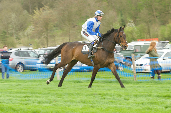 Kimblewick Hunts Point to Point at Kingston Blount Racecourse on Saturday 12th April 2014 Race 1 Confined Hunts Race.