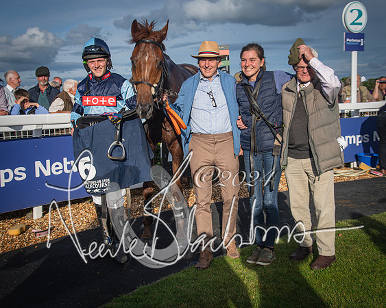 Race 3 - The pointtopoint.co.uk champion novices’ Hunter Chase (127 of 140)