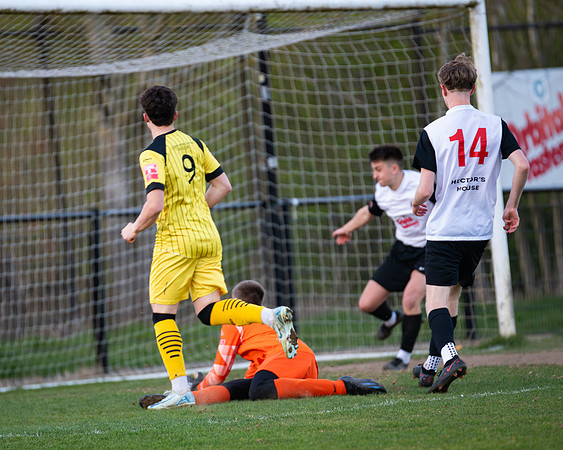 Game 1 - Kings Langley 0 v 3 Young Generals (103 of 259)-Enhanced-NR
