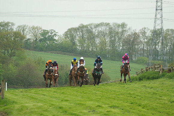 Race 7 - 2m4f Maiden 27