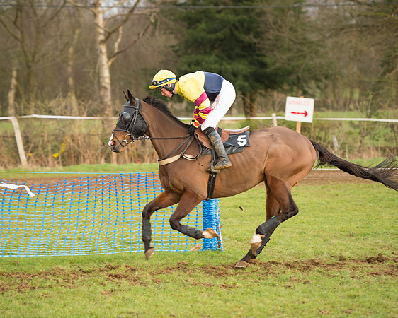 Race 6 - Novice Riders (29 of 79).jpg