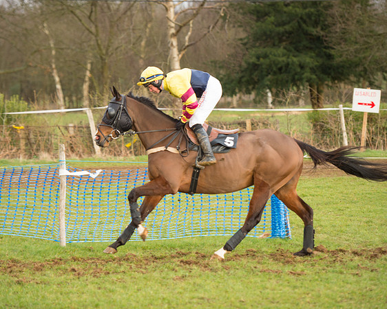 Race 6 - Novice Riders (30 of 79).jpg