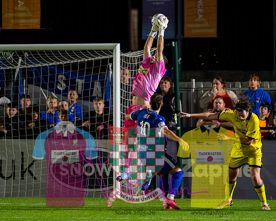 Totton 1 v 1 Chesham United (257 of 282)
