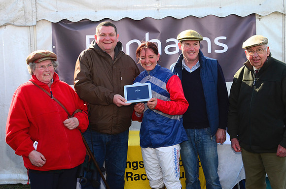 Race 1 2m4 Maiden Div 2 111