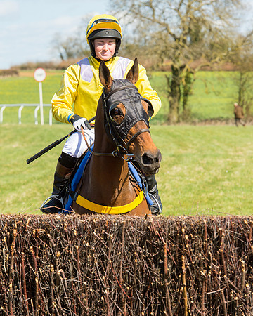 Race 2 - TBA Mares and Fillies (17 of 72).jpg
