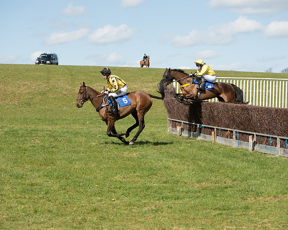 Race 2 - TBA Mares and Fillies (45 of 72).jpg