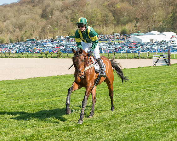 Race 4 - Novice Riders (26 of 87).jpg