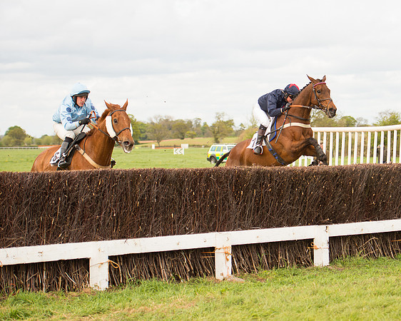 Race 4 - Hunt members (41 of 49).jpg
