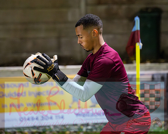 Chesham Utd 3 v 1 Chippenham Town (7 of 416)