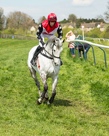 Race 4 - Novice riders (18 of 103).jpg