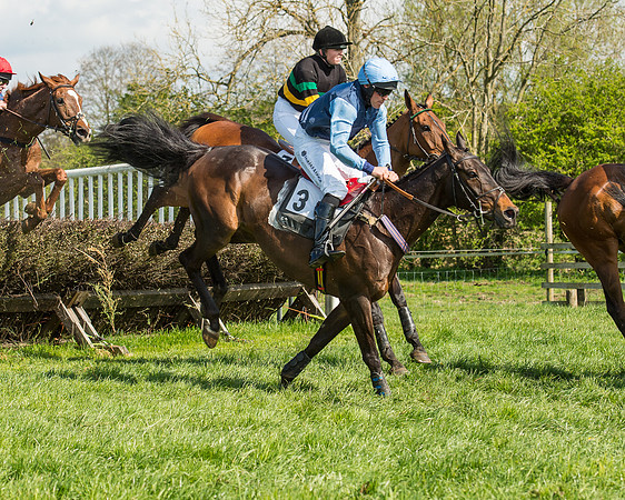 Race 4 - Novice riders (75 of 103).jpg