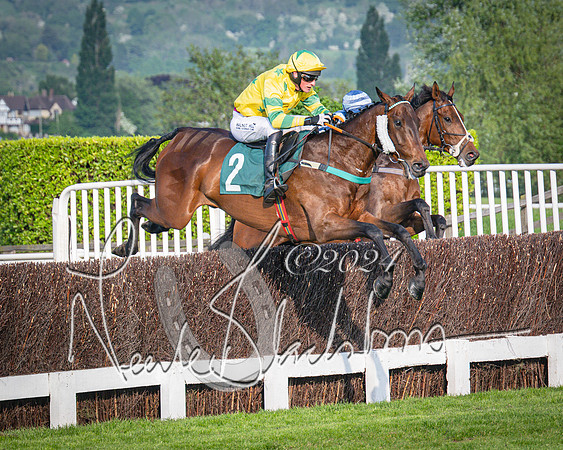 Race 4 - The Jonathan Neesom memorial open Hunter’s steeplechase 3m2f 70y (41 of 167)