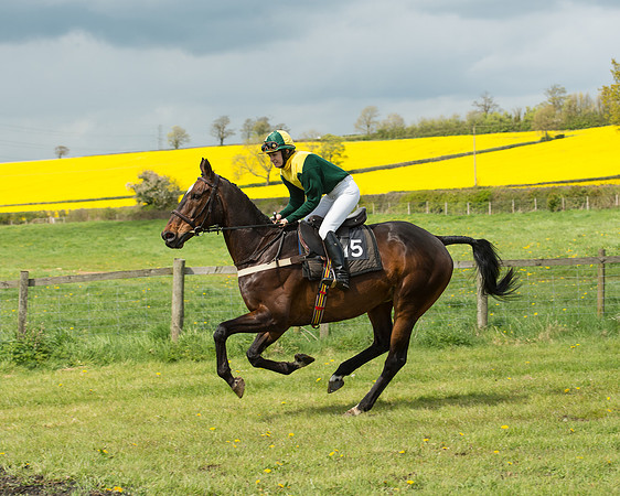 Race 2 - Novice Riders race (14 of 65).jpg