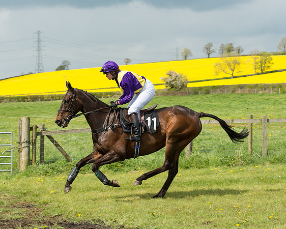 Race 2 - Novice Riders race (17 of 65).jpg