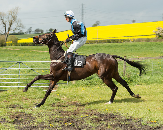 Race 2 - Novice Riders race (22 of 65).jpg