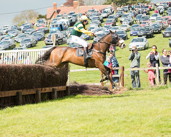 Race 2 - Novice Riders race (49 of 65).jpg
