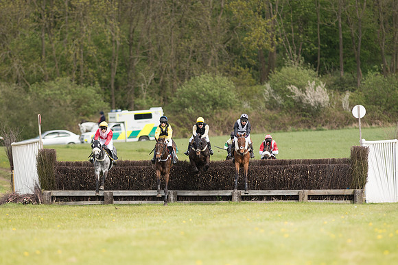 Race 4 - Fernie Gold Cup (17 of 78).jpg