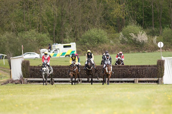 Race 4 - Fernie Gold Cup (20 of 78).jpg