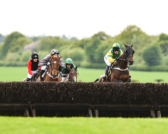 Race 6 - 2M4F Maiden (68 of 112).jpg
