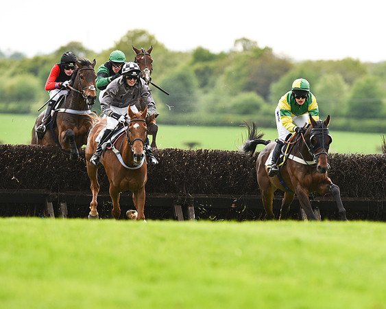 Race 6 - 2M4F Maiden (73 of 112).jpg