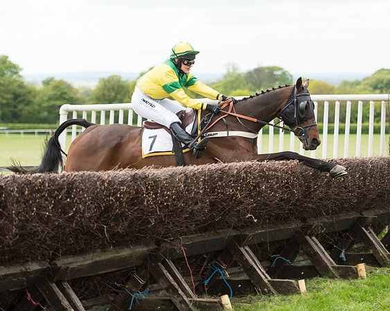 Race 6 - 2M4F Maiden (81 of 112).jpg