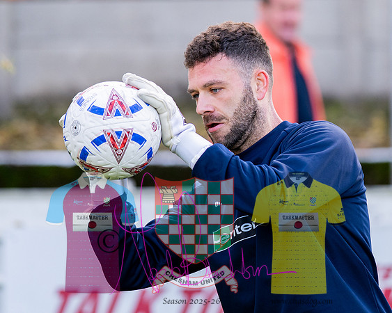Chesham United 2 v 1 Chippenham Town (6 of 392)