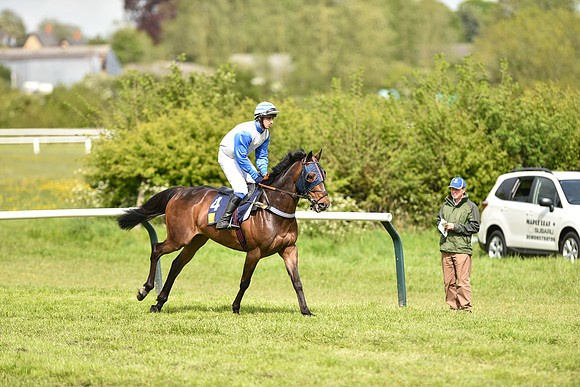 Race 4 - Novice Riders (46 of 133).jpg