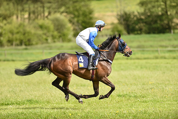 Race 4 - Novice Riders (50 of 133).jpg