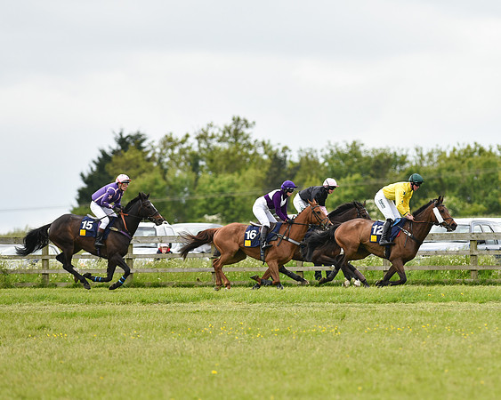 Race 4 - Novice Riders (53 of 133).jpg