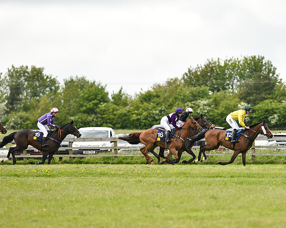 Race 4 - Novice Riders (54 of 133).jpg