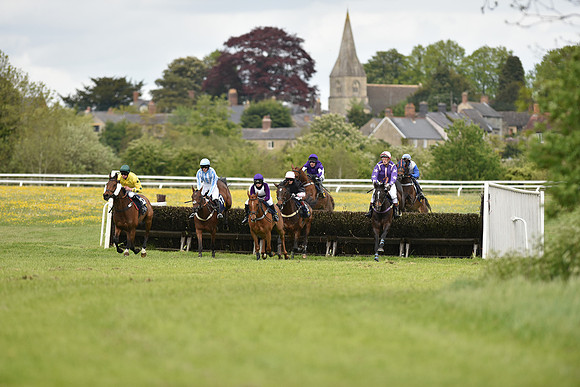 Race 4 - Novice Riders (60 of 133).jpg