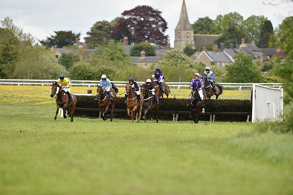 Race 4 - Novice Riders (61 of 133).jpg