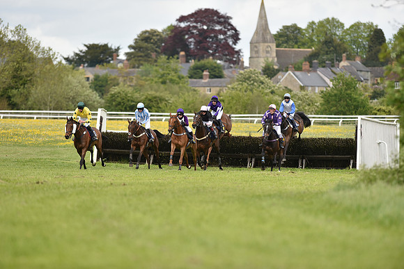 Race 4 - Novice Riders (62 of 133).jpg