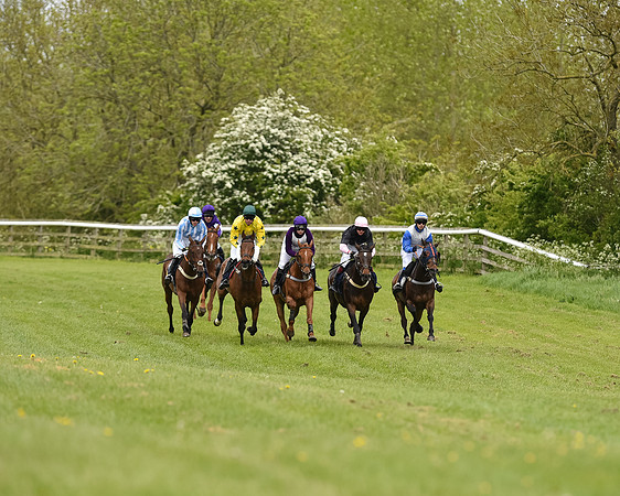 Race 4 - Novice Riders (86 of 133).jpg