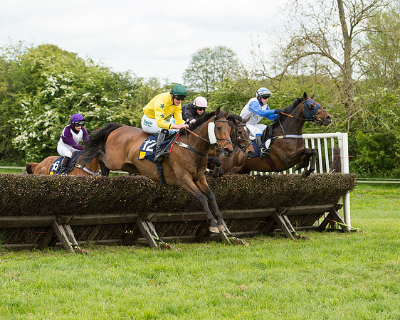 Race 4 - Novice Riders (90 of 133).jpg