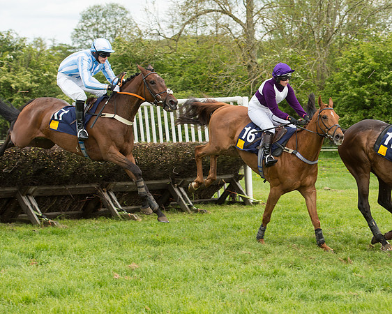 Race 4 - Novice Riders (96 of 133).jpg