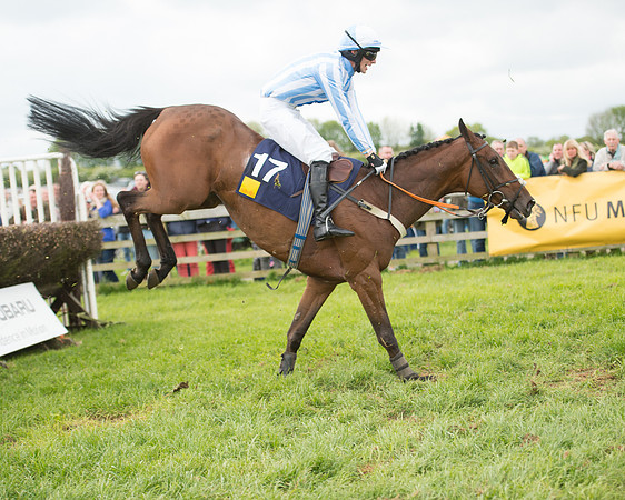 Race 4 - Novice Riders (106 of 133).jpg
