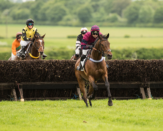Race 4 - Ladies Open Race (59 of 125).jpg