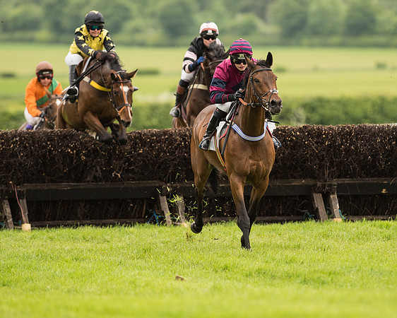 Race 4 - Ladies Open Race (60 of 125).jpg