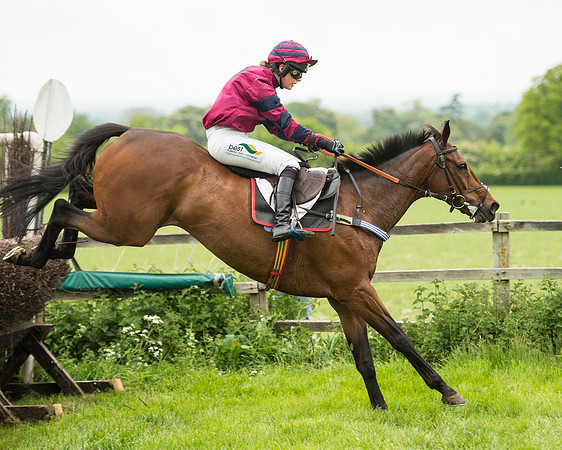Race 4 - Ladies Open Race (80 of 125).jpg
