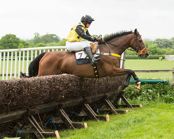 Race 4 - Ladies Open Race (90 of 125).jpg