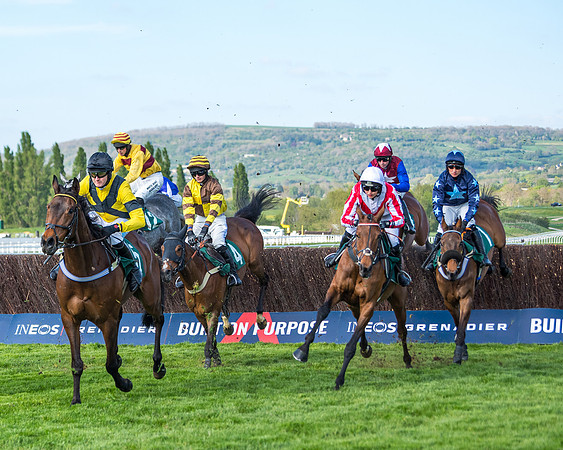 Race 2  -  Intermediate Point to Point Hunters' Steeple Chase (99 of 277)
