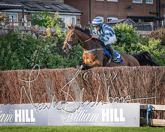 Race 4 - Peretemps Stratford Foxhunters (54 of 168)