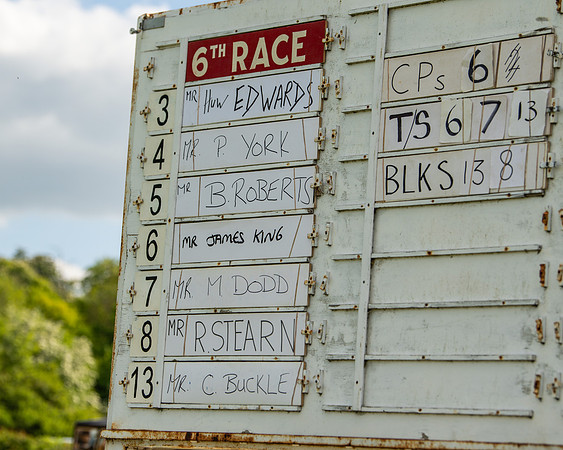 Race 6 - Maiden [2m4f] (1 of 135)