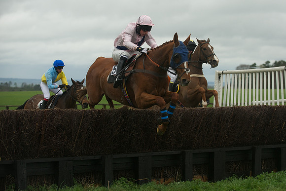Race 2 - Confined 43